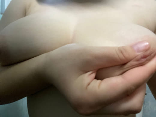 【2023_02_24】Video_of_the_process_of_undressing_outside_🎥.m4v